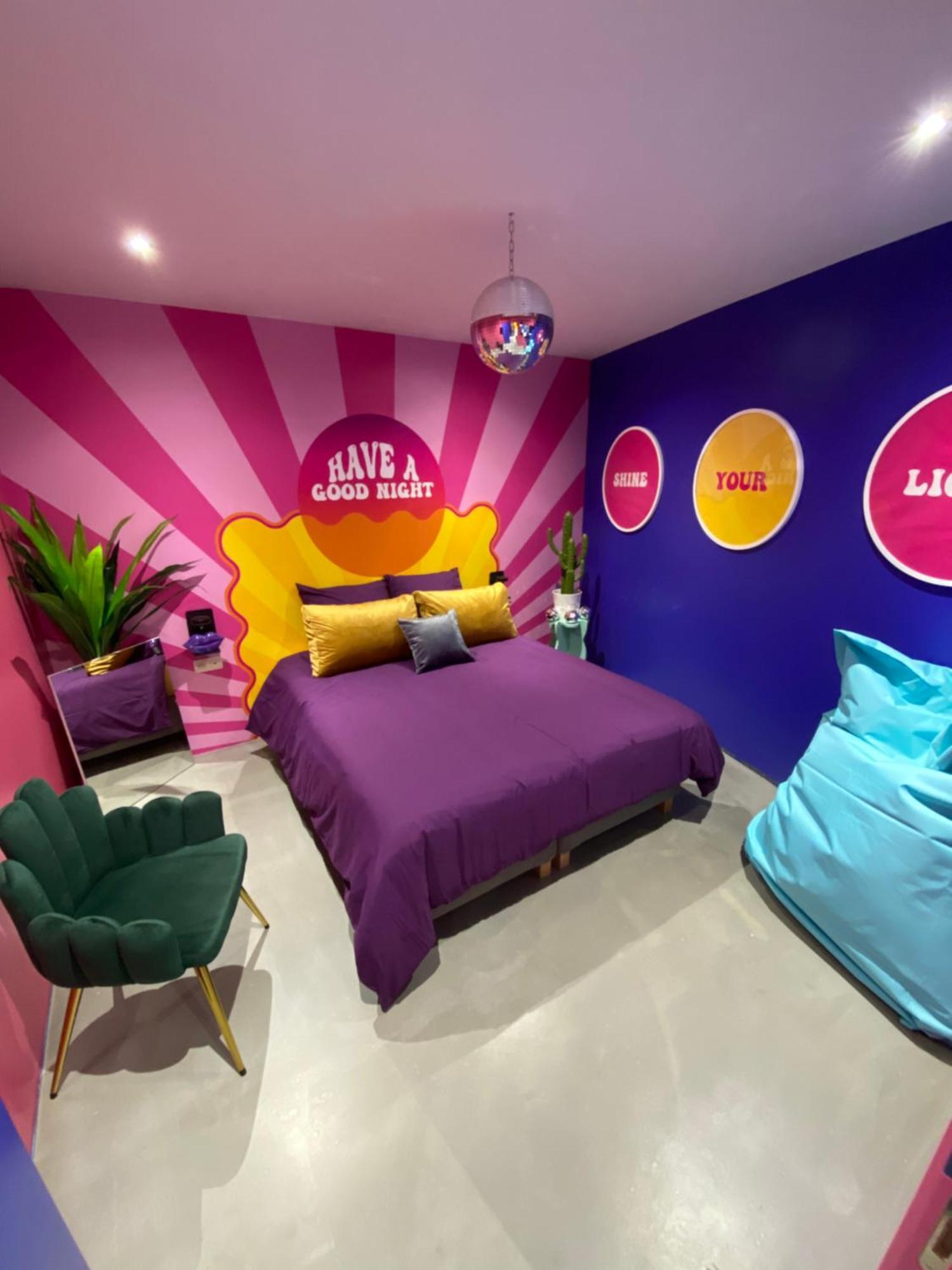 Capsule Boogie-Woogie - Jacuzzi - Sauna - Billard - Jeux - Ecran Geant - Filet Suspendu - Netflix La Louviere Exterior photo